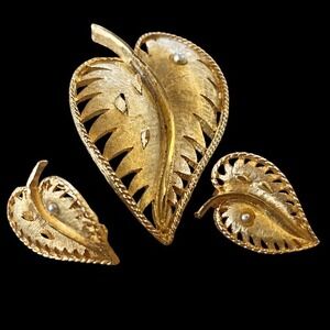 Vintage Gold Tone Leaf Brooch Clip On Earrings Set Faux Pearl Botanical Pin